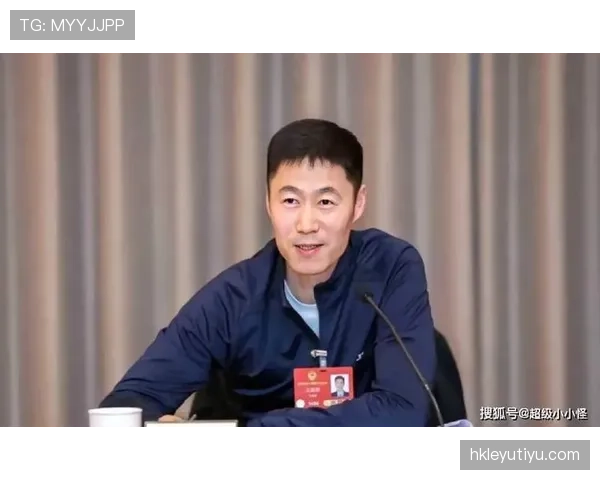 王励勤吃个饭有人偷偷给他算账,这日子也太拽了吧? 王励勤吃个饭有人偷偷给他算账,这日子也太拽了吧?